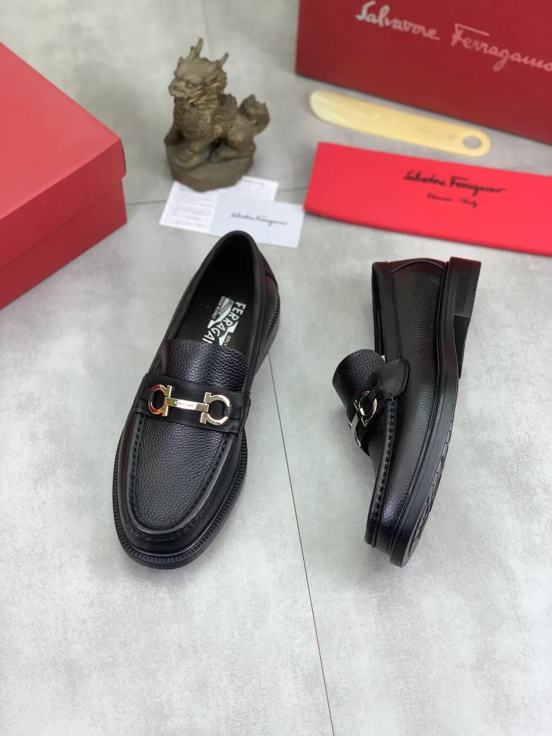 Men's Men's Shoes 💰P540💰[New Style] Water-dyed Niuli 🆘[Salvatore Ferragamo] Ferragamo's latest casual business leather shoes for men! Available at counters simultaneously! The fabric is made of specially imported original calfskin, the lining is made of imported water-dyed cowhide, and the original combination outsole is absolutely luxurious and leads the fashion trend. Matching code: 39-44 (38 45 customized) black optional